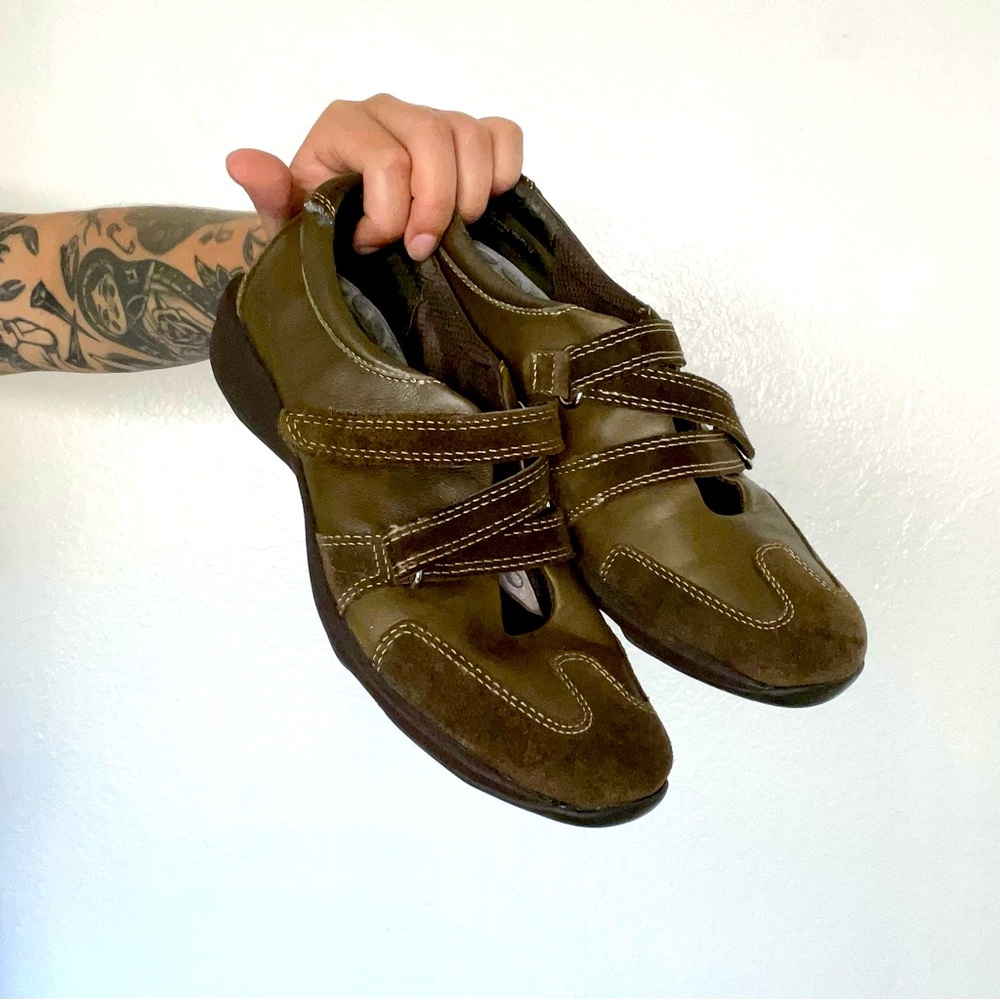 y2k/90s lizsport by liz claiborne mary jane velcro sneakers 😍